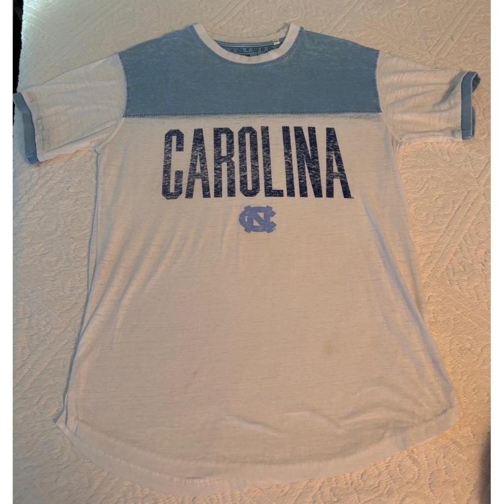 THREE SQUARE UNC TAR HEELS T-Shirt Medium Uni-sex Carolina/Blue White Distressed